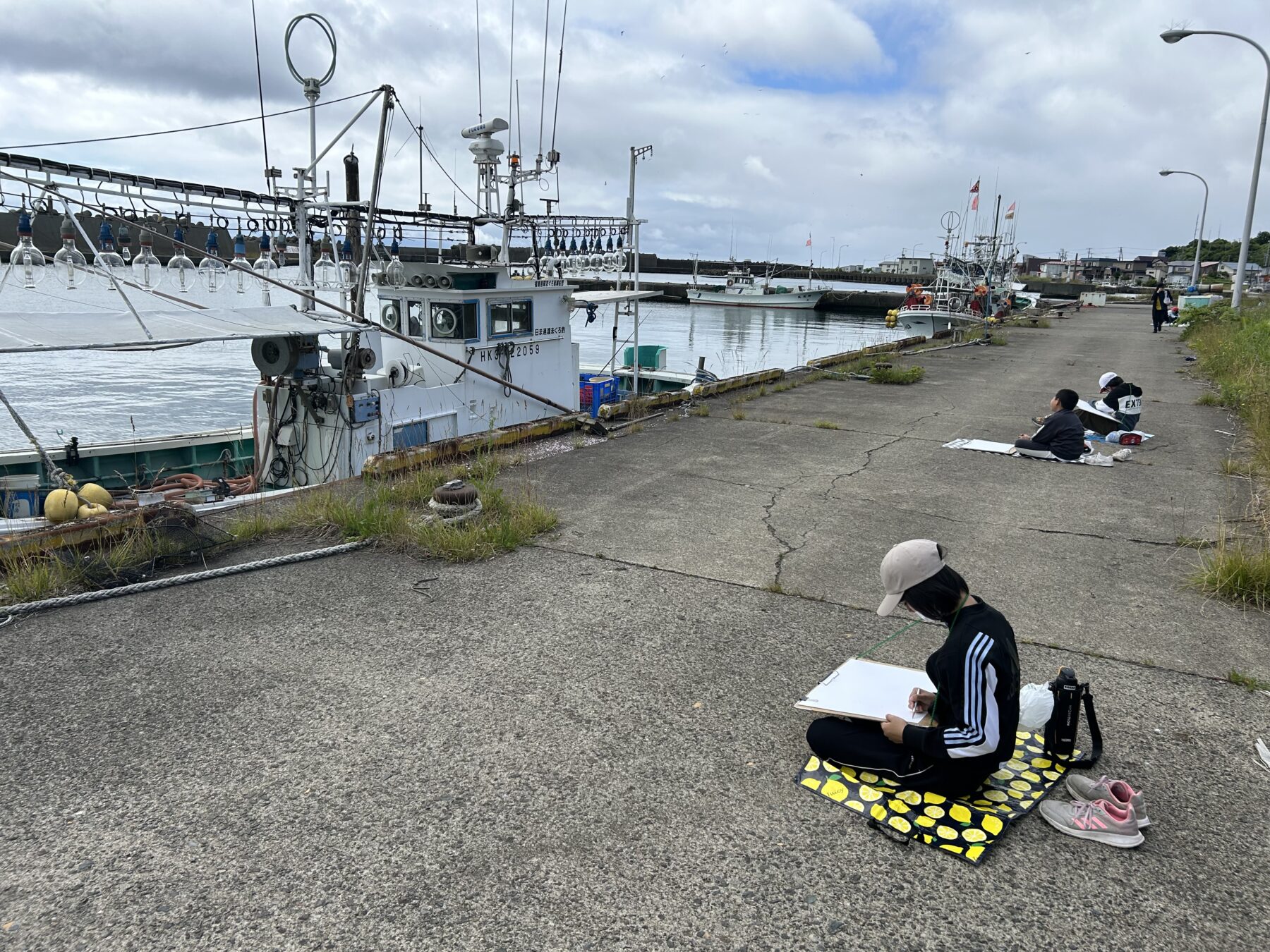 ５年生　写生会を行いました 3枚目写真