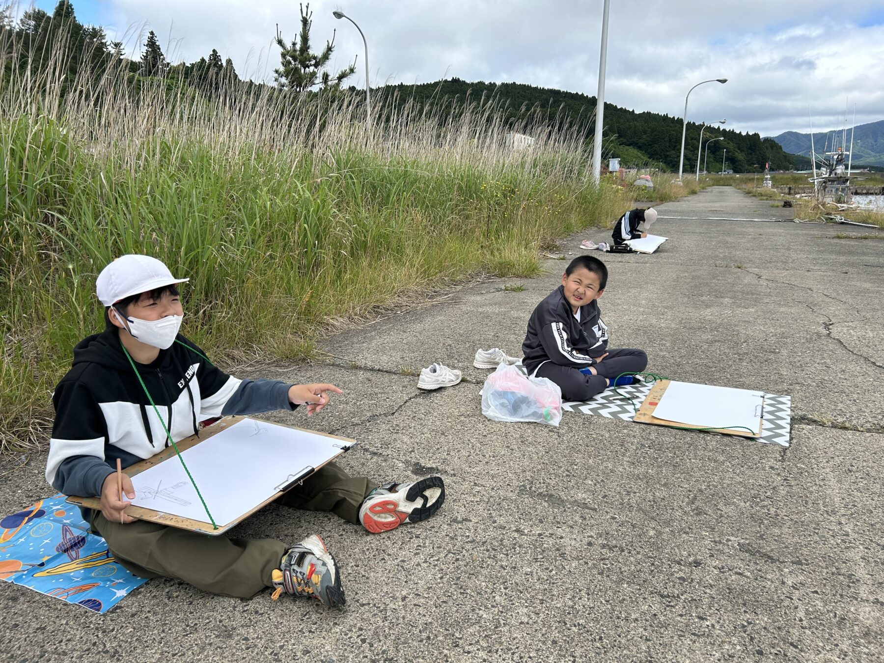 ５年生　写生会を行いました 5枚目写真