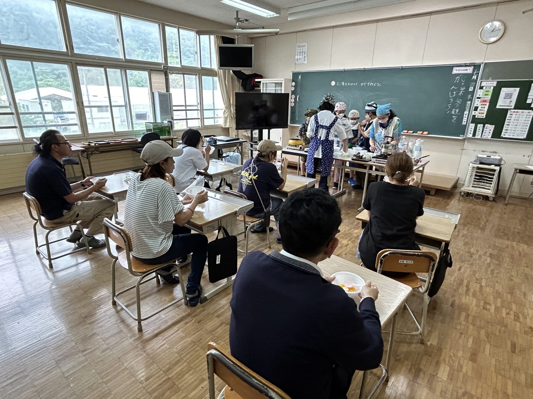 ７月参観日・学級懇談を行いました 6枚目写真