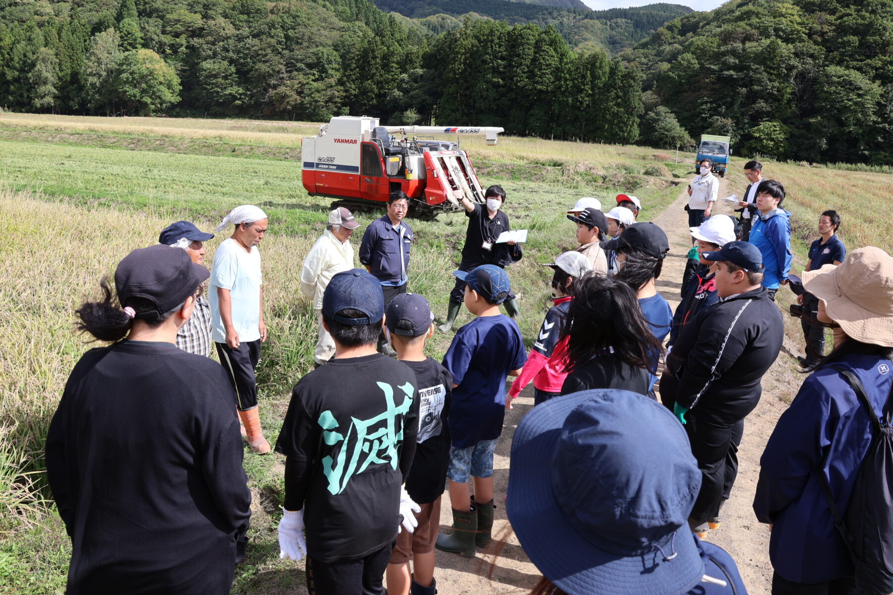 ５年生　稲刈り体験 6枚目写真