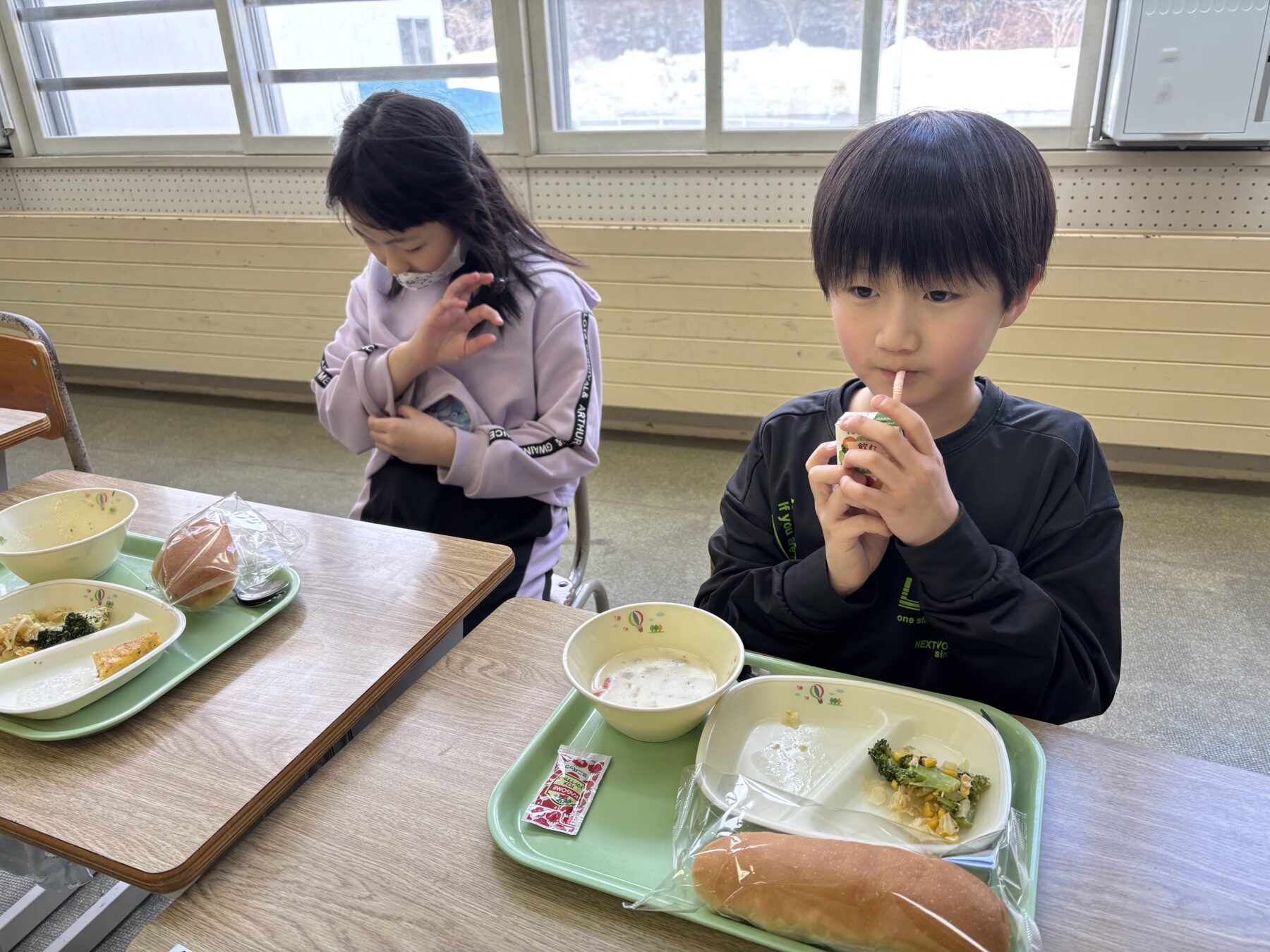 給食に野菜ジュースが出ました！ 7枚目写真