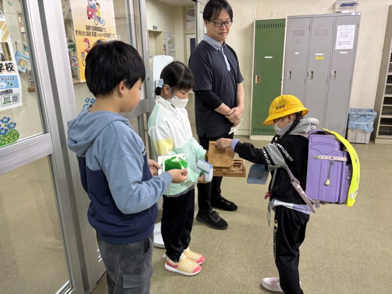 緑の羽根募金