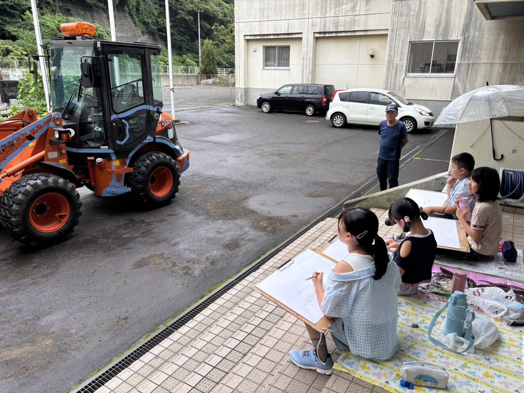3・4年生　写生会 3枚目写真