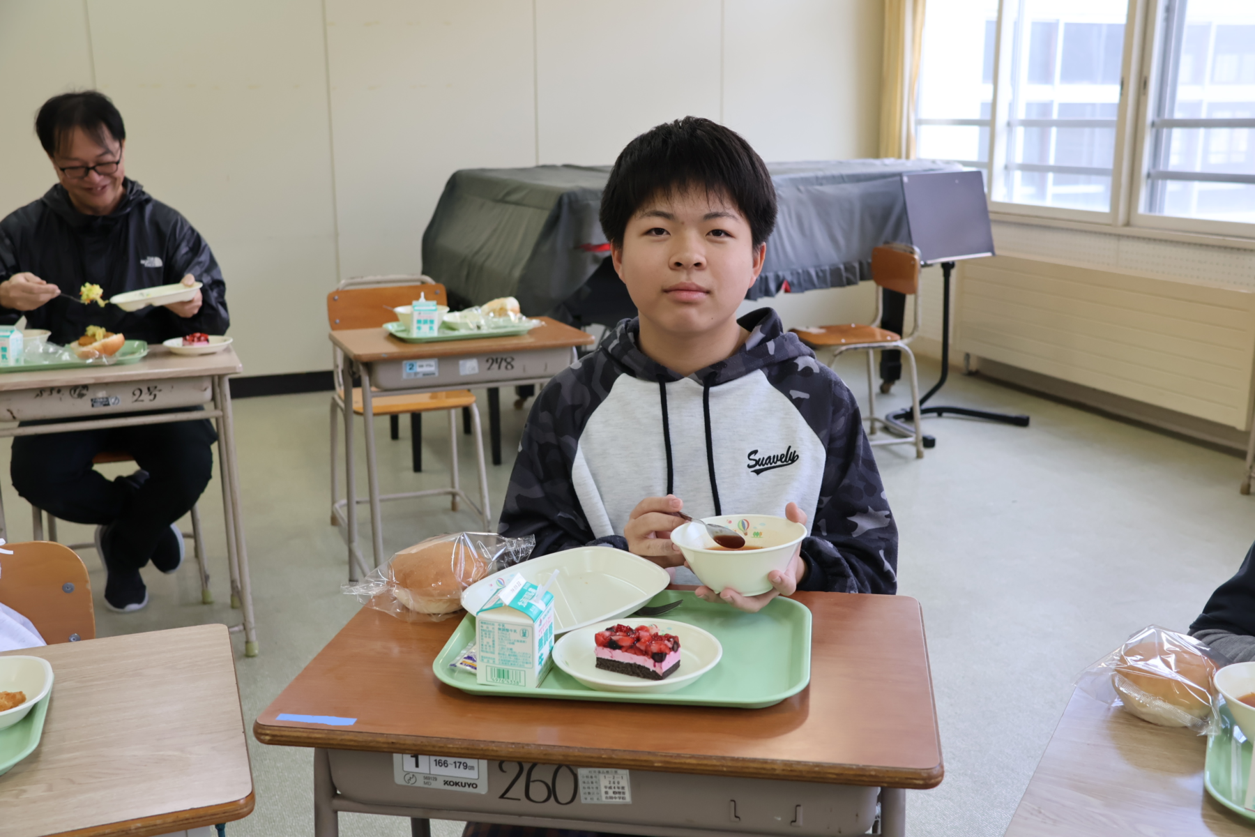 6年生最後の給食でした 4枚目写真