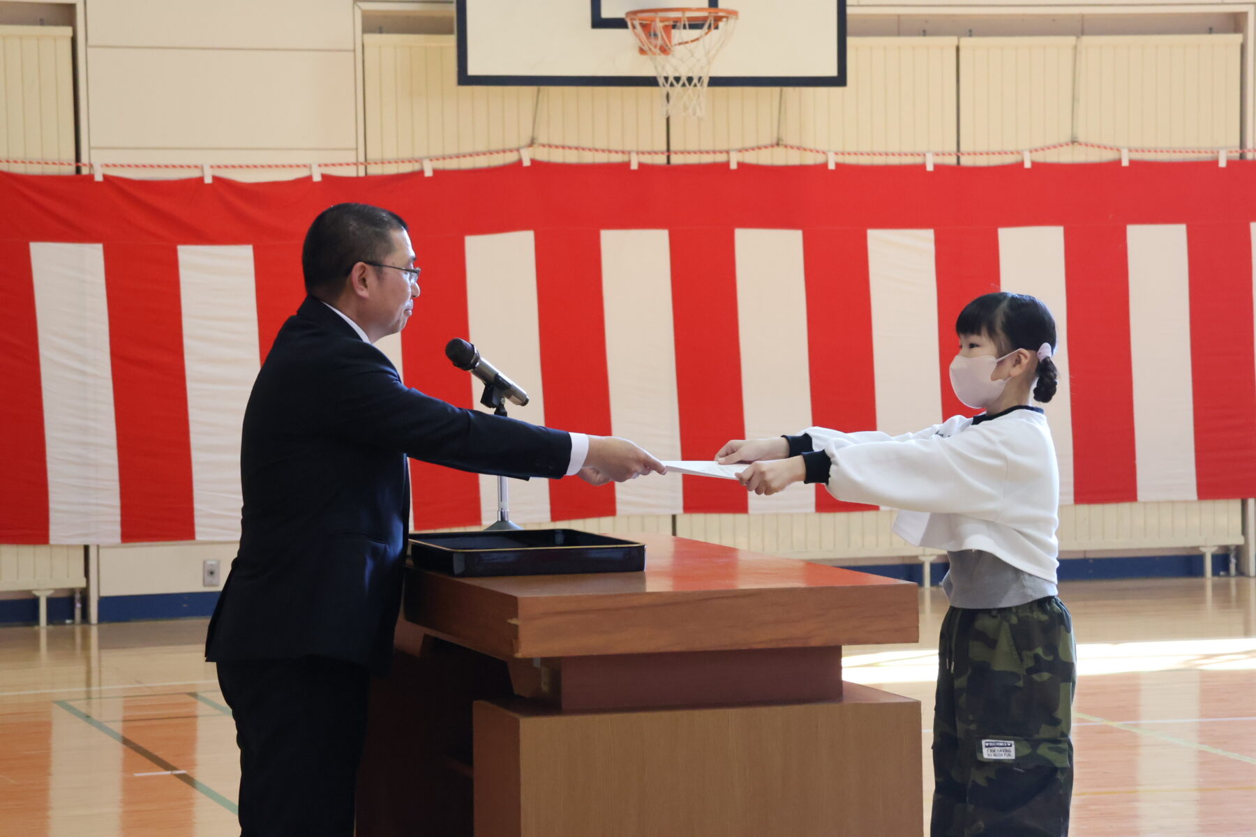 修了式・離任式 3枚目写真