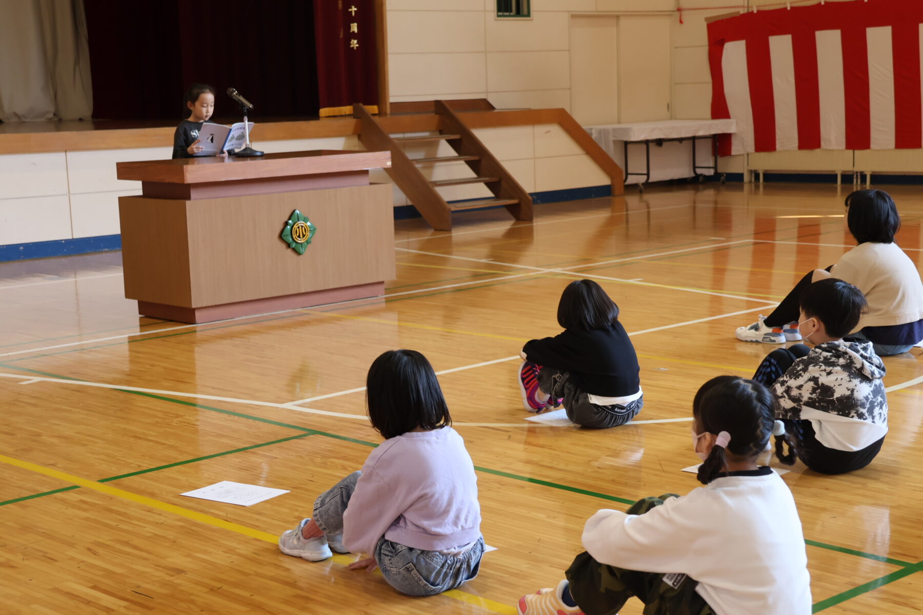 修了式・離任式 4枚目写真